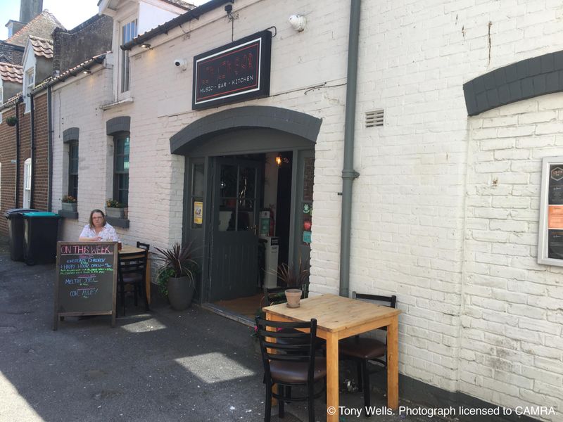 CinCin Bar & Bistro, Deal - External © Tony Wells.. (Pub, External, Key). Published on 20-05-2024