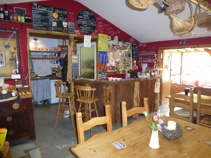 Wrong Turn, Barfrestone - Bar #1 © Tony Wells. (Pub, Bar). Published on 08-05-2016