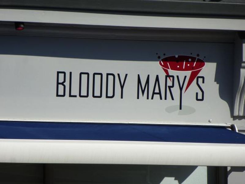 Bloody Mary's, Deal - Sign © Tony Wells. (Pub, Sign). Published on 26-03-2016 