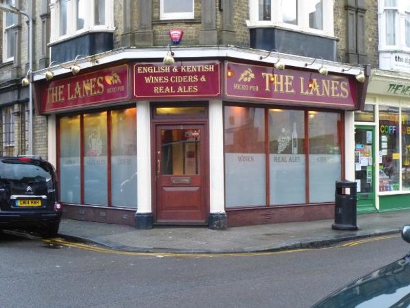 Lanes, The, Dover - External © Tony Wells. (Pub, External, Key). Published on 25-03-2015