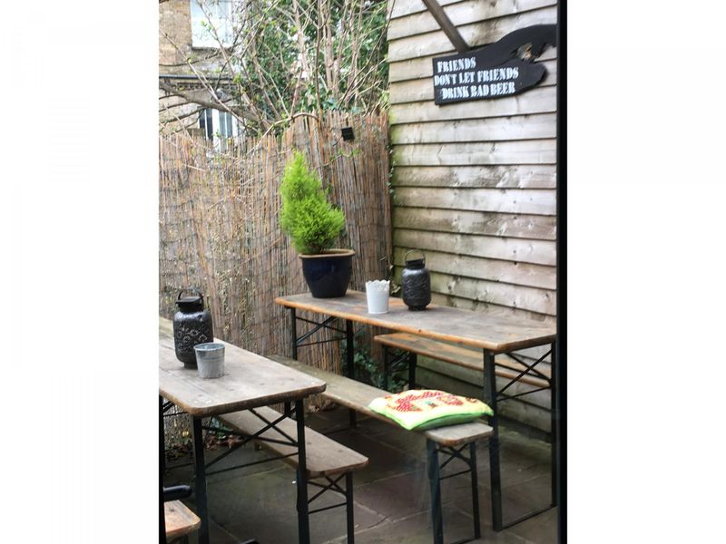 Breakwater Taproom, Dover - Patio © Tony Wells. (Pub, Garden). Published on 07-03-2022