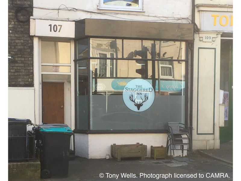 Staggered Inn, Dover - External © Tony Wells. (Pub, External, Key). Published on 04-06-2024
