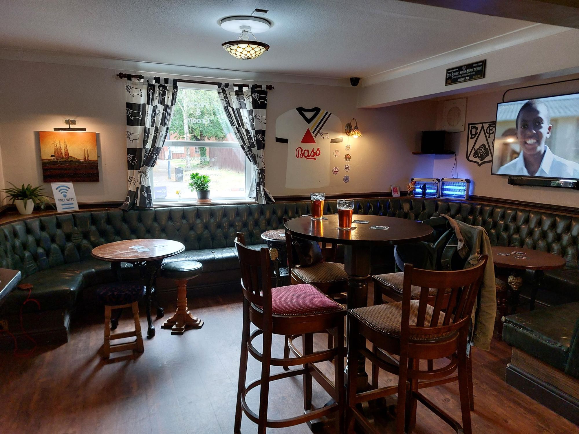 (Pub, Bar). Published on 06-11-2025