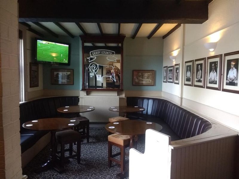 (Pub, Bar). Published on 09-07-2022 