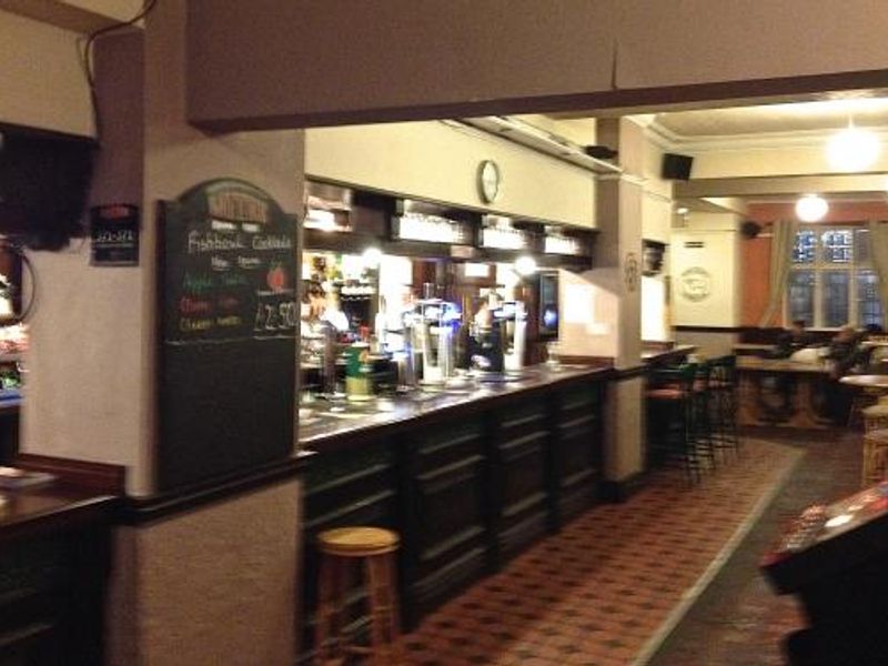 (Pub, Bar, Key). Published on 14-01-2016