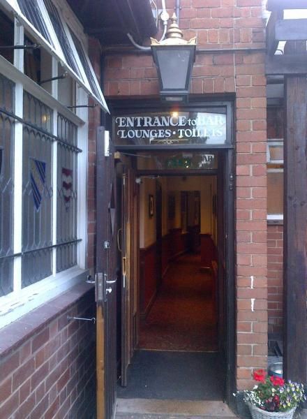 Side Entrance. (External). Published on 24-07-2016