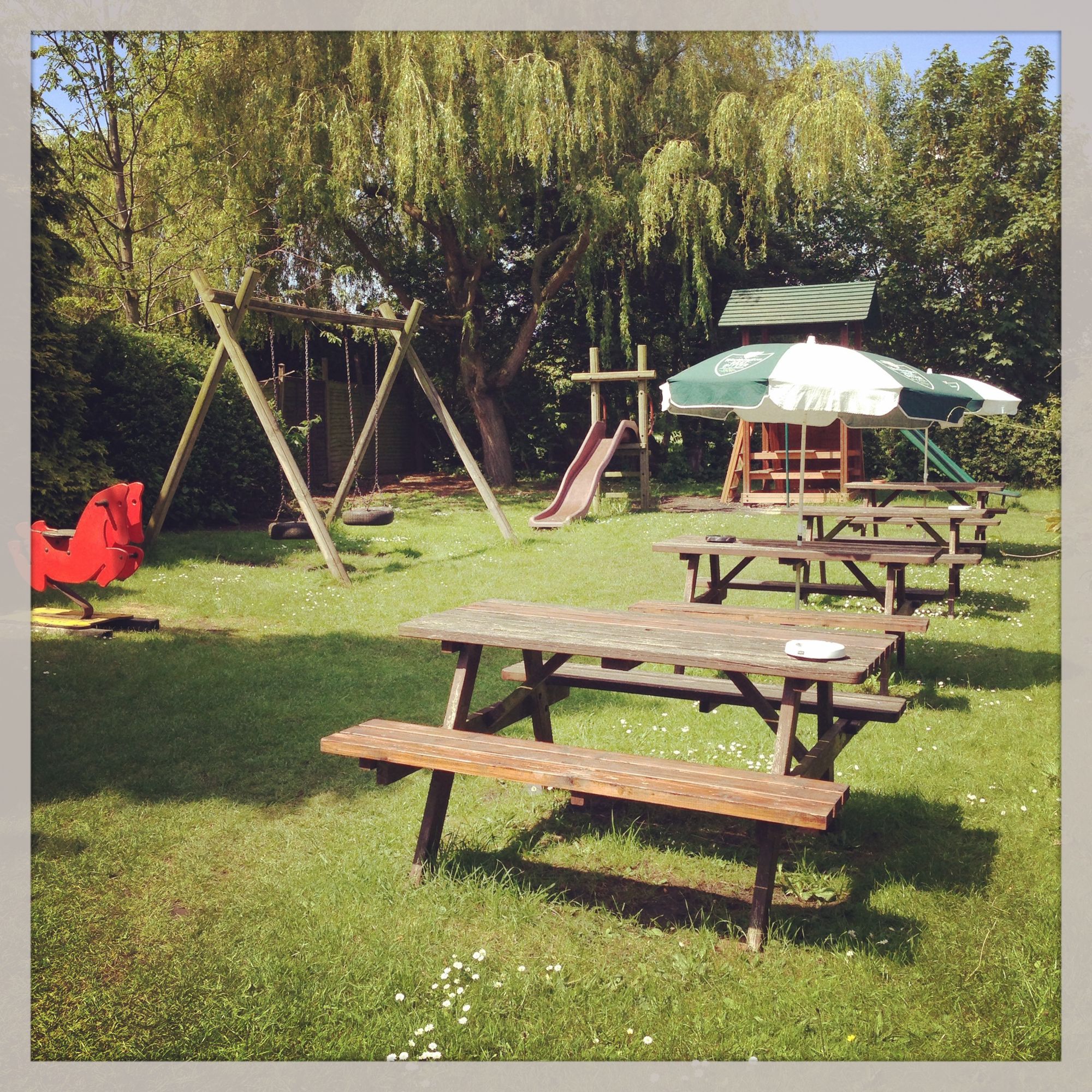 Royal Oak, Ockbrook - garden. (Pub, Garden). Published on 04-12-2014