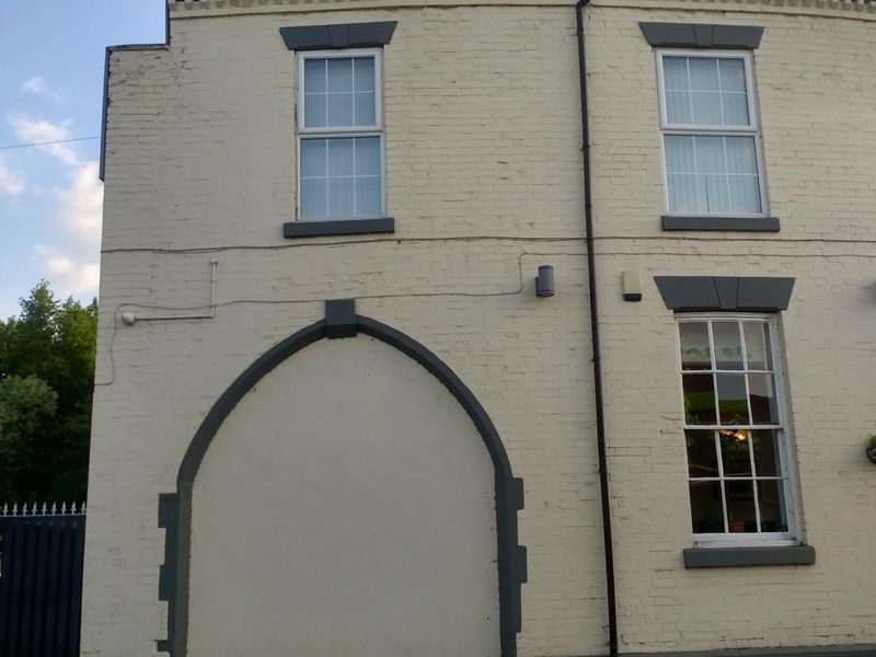 Old coaching entrance. (External). Published on 20-06-2021