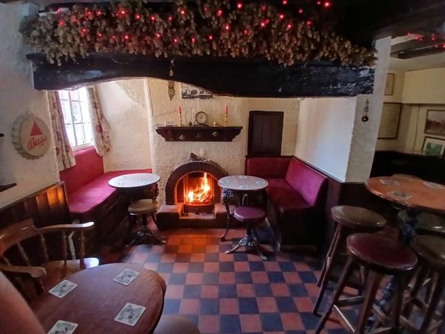 Fireplace. (Pub). Published on 31-03-2025