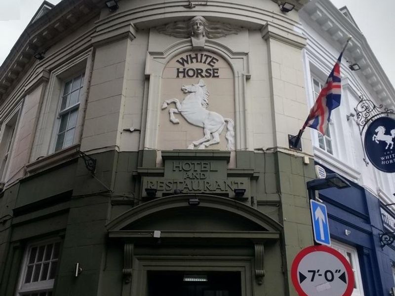 Entrance facade. (Pub, External). Published on 21-09-2020