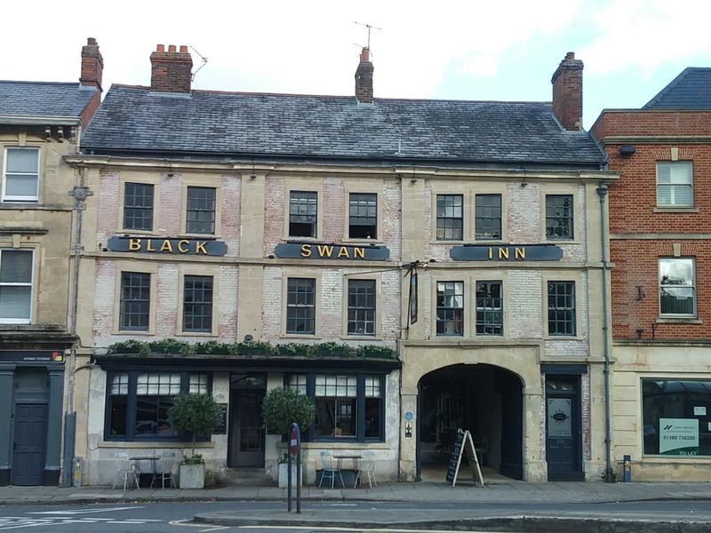 Black Swan, Devizes (Photo: Michael Green - 28/09/2024). (Pub, External, Key). Published on 31-10-2024