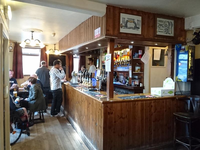 (Bar, Customers). Published on 05-06-2017