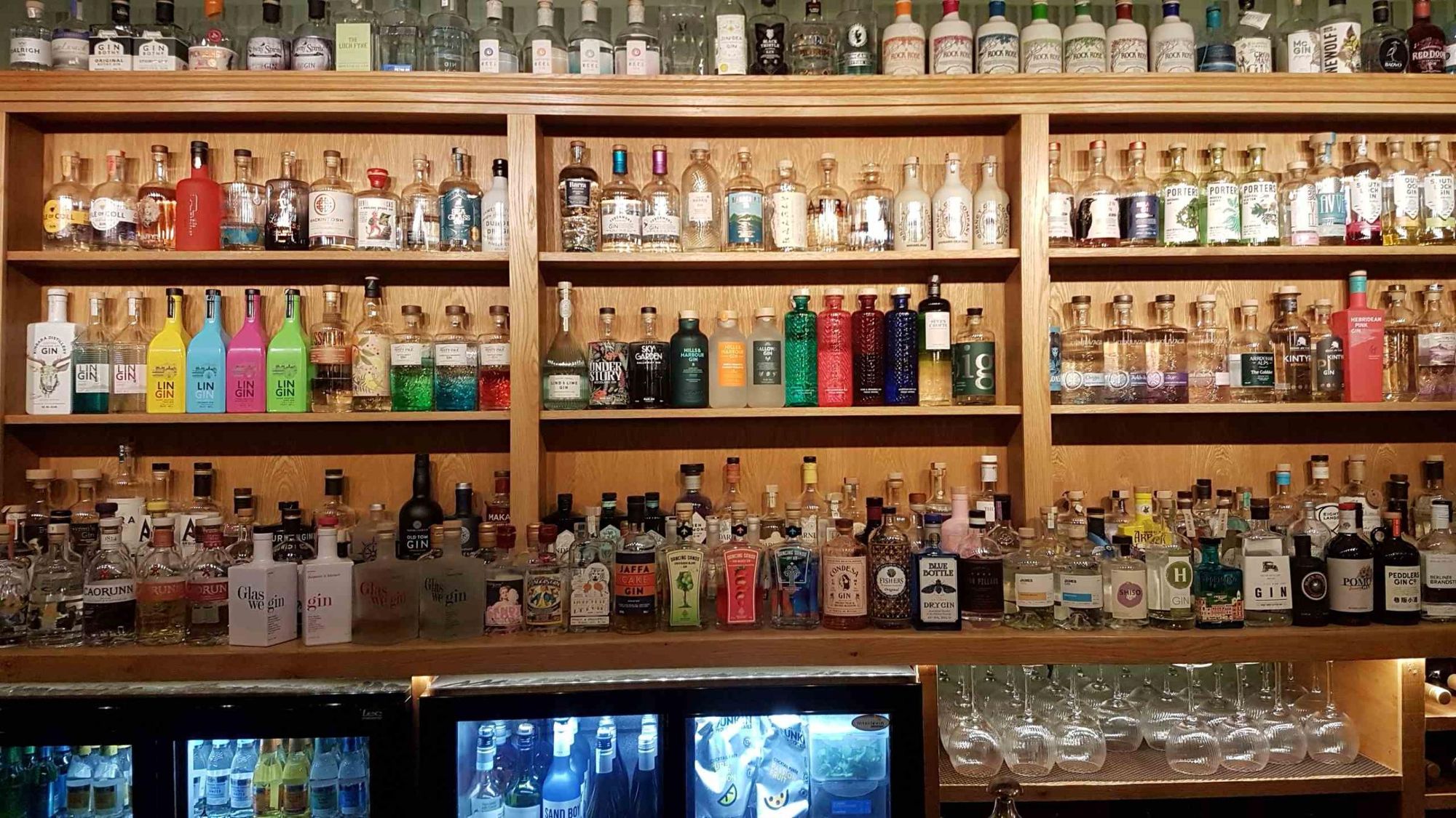 Gin bar. (Bar). Published on 17-11-2023