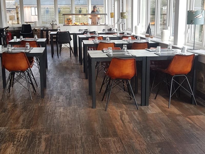 (Restaurant). Published on 24-03-2025