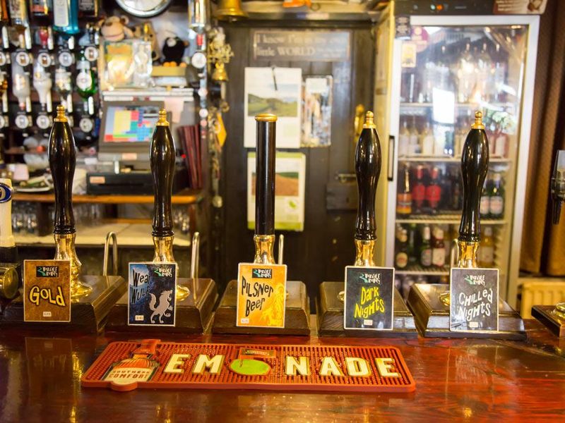 Hare & Hounds Pumps. (Pub, Bar). Published on 01-01-1970 