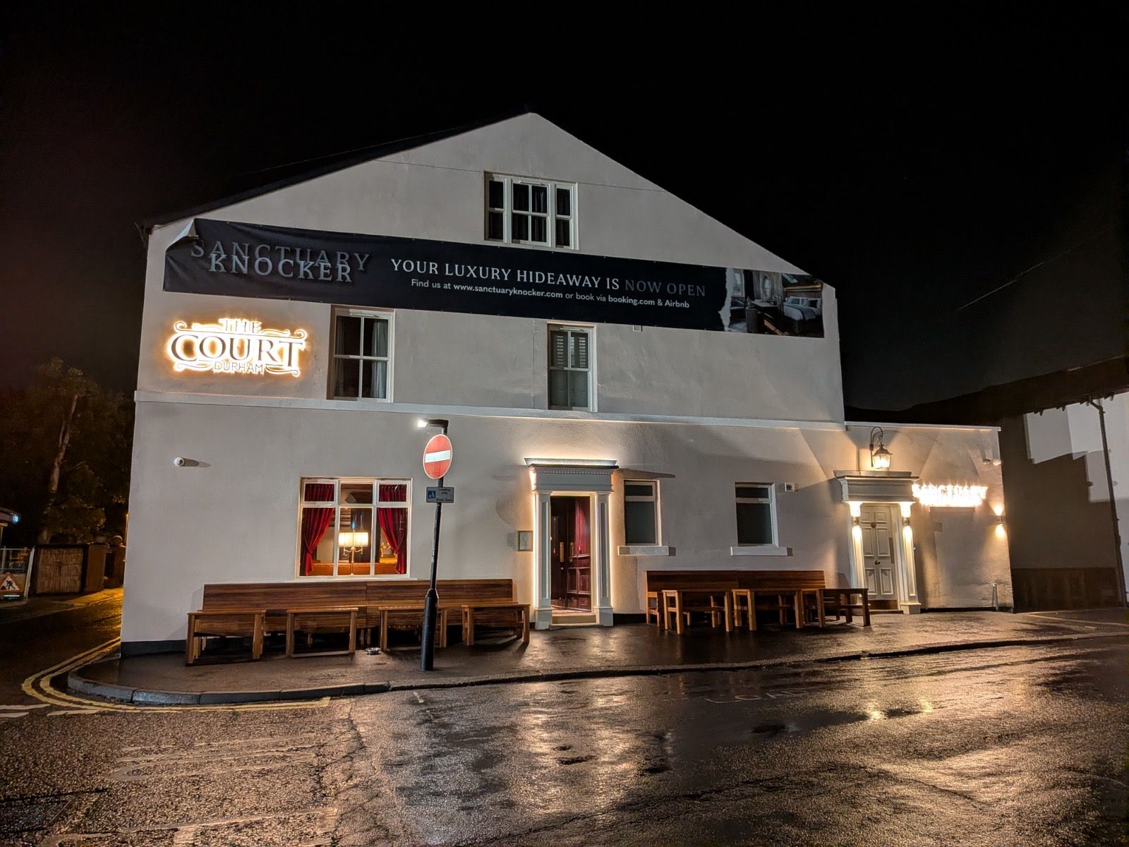 Court at night. (Pub, External). Published on 26-09-2026