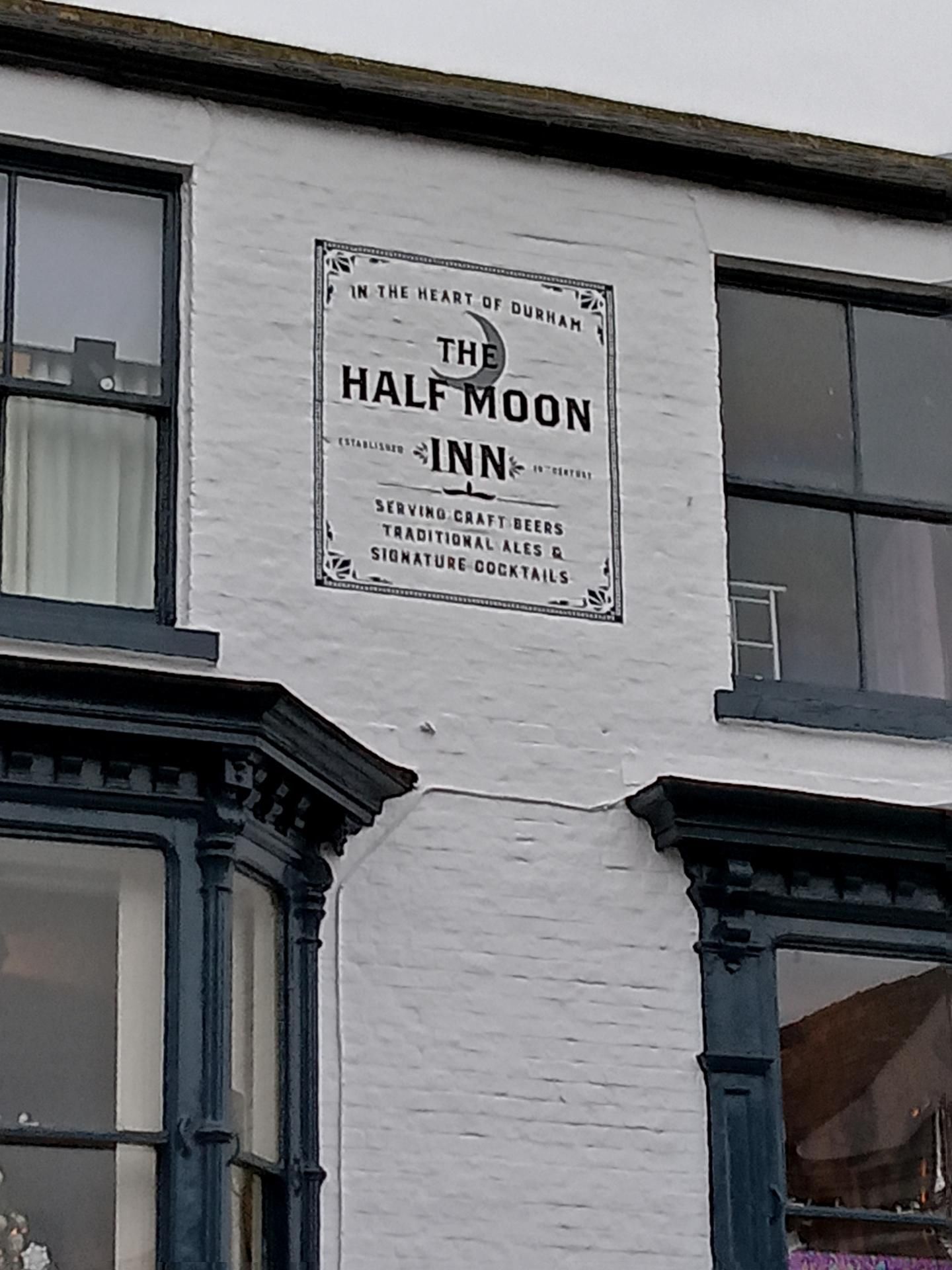 Moon wall sign. (Pub, External, Sign). Published on 20-10-2022