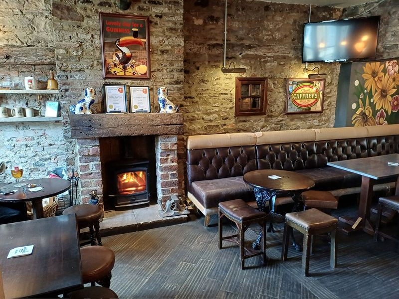 Roaring fire. (Pub, Bar). Published on 16-09-2024