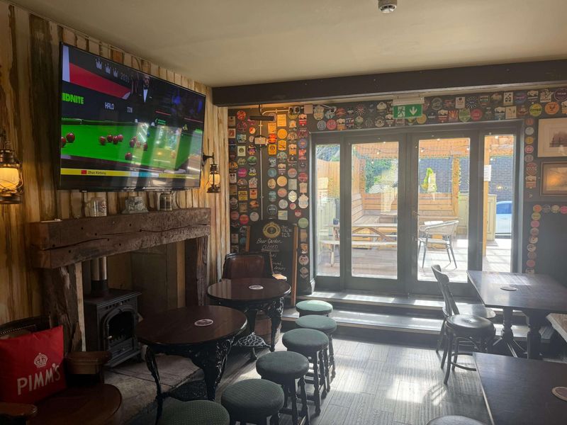 Bar to patio. (Pub, Bar). Published on 18-04-2026 