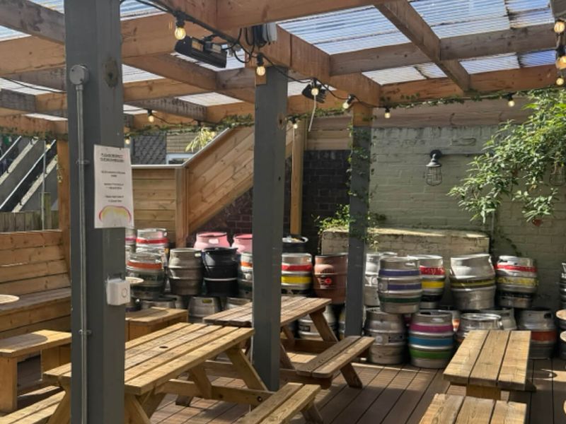 Covered and heated patio. (Pub, External, Garden). Published on 18-04-2026 