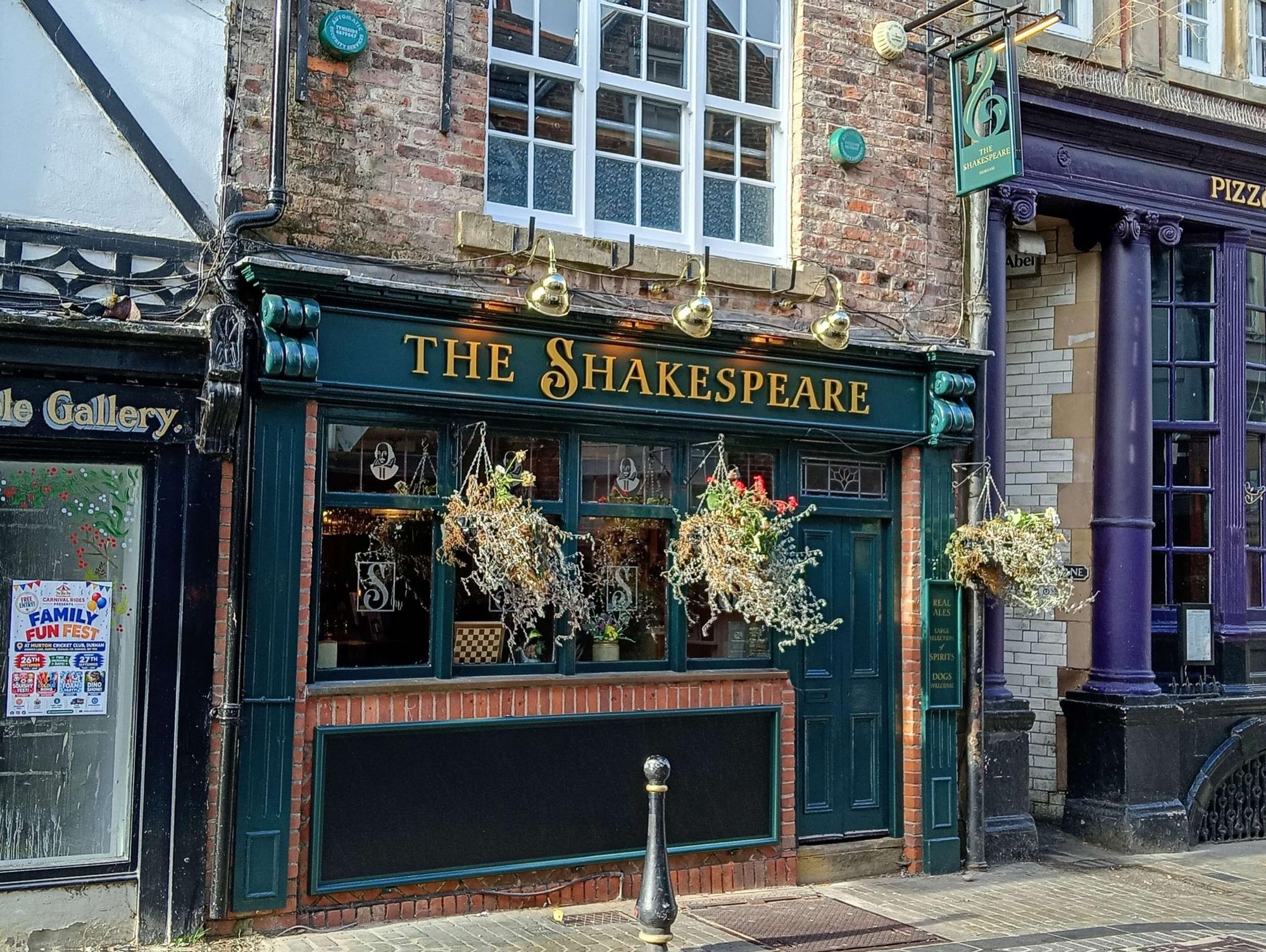 No William Shakespeare sign any more - 2026. (Pub, External, Sign). Published on 15-10-2026