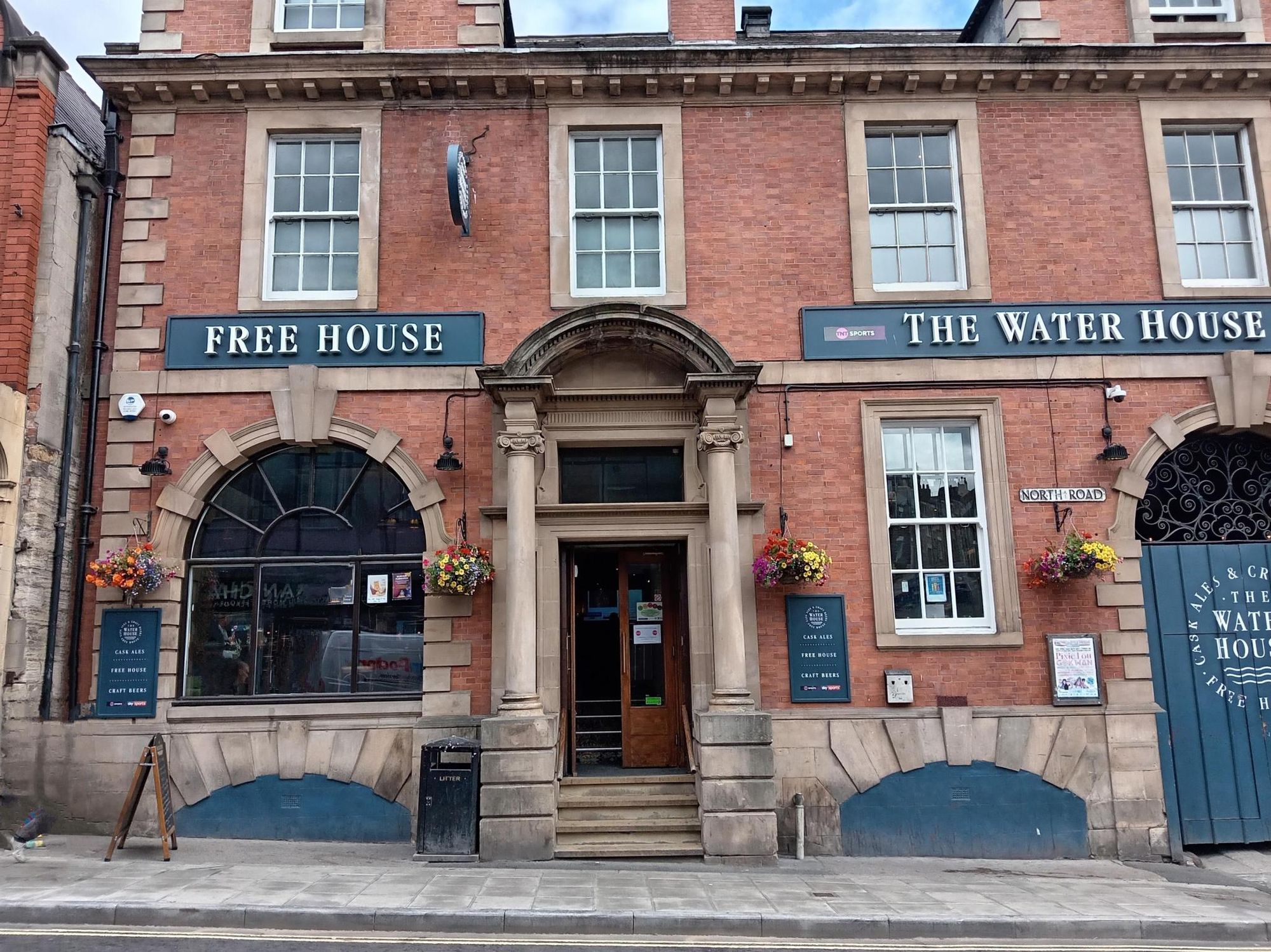 Amber Tavern signage. (Pub, External, Sign). Published on 14-08-2025