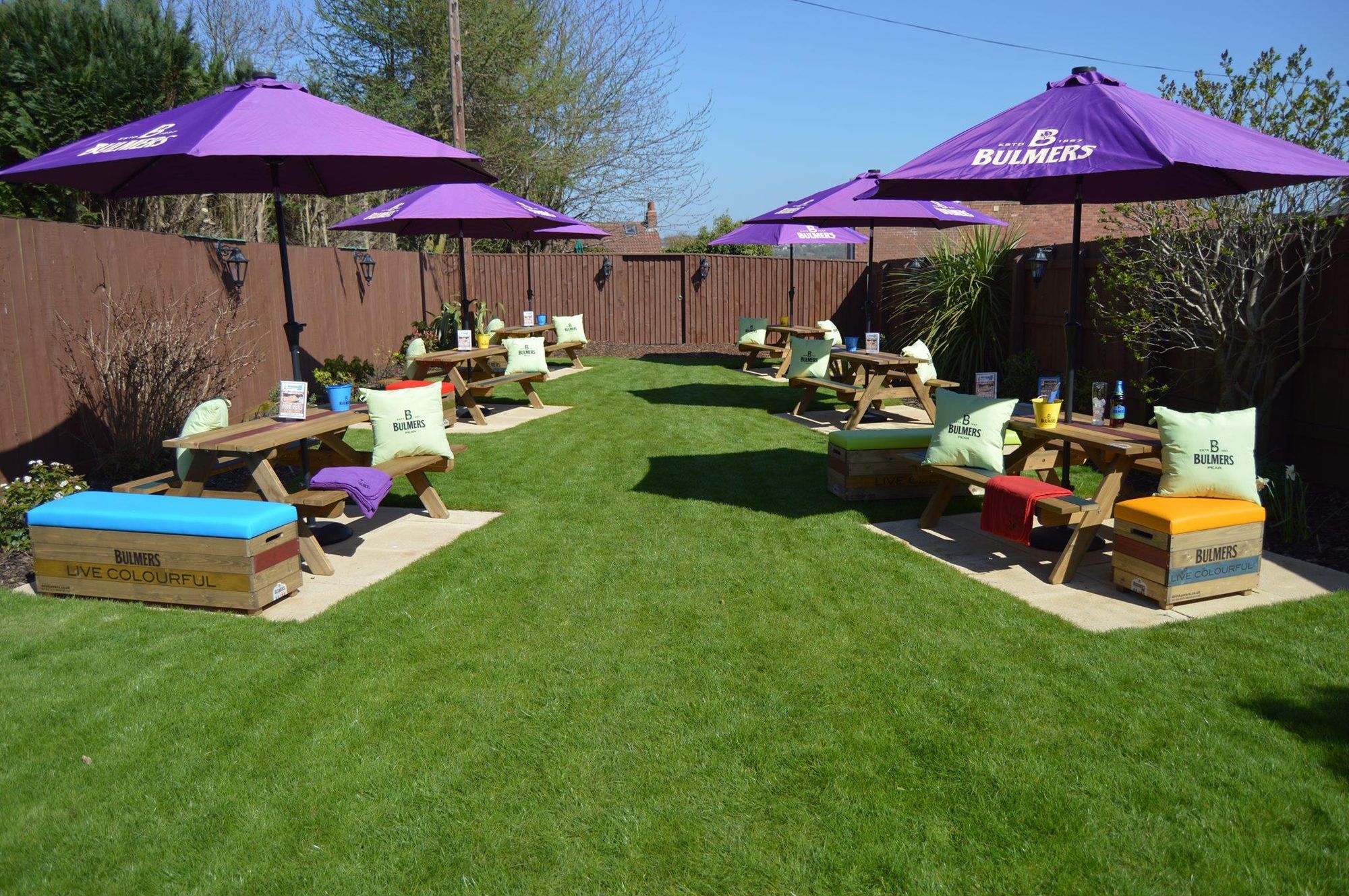 (Pub, External, Garden). Published on 01-01-1970