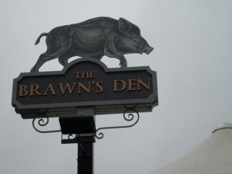 Brawns Den sign. (Pub, Sign). Published on 08-02-2018