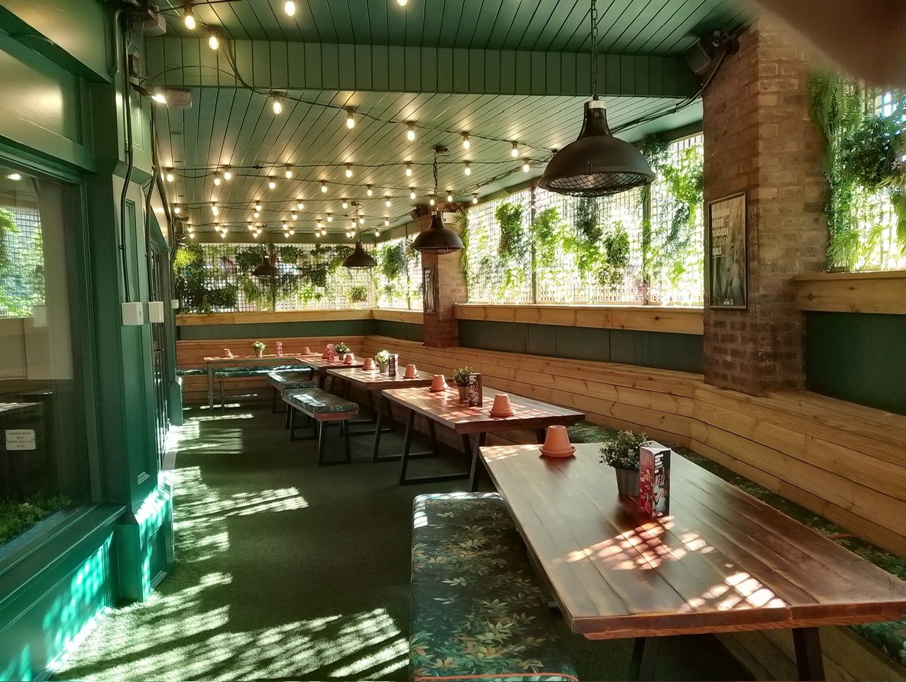 Garden Snug. (Pub, External, Garden). Published on 03-10-2024