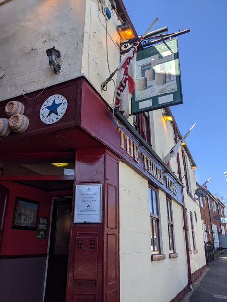 Three tuns and sign. (Pub, External, Sign). Published on 26-06-2021
