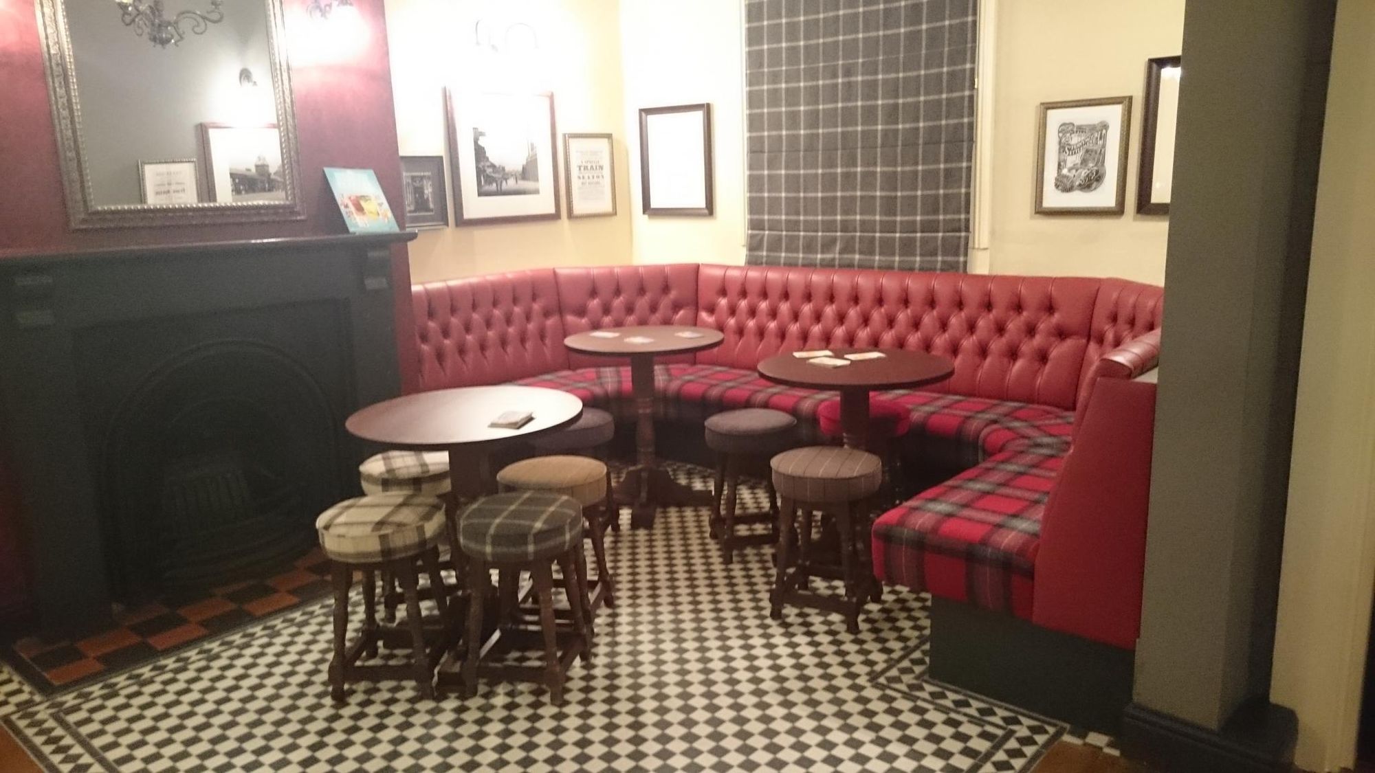 interior. (Pub). Published on 01-01-1970