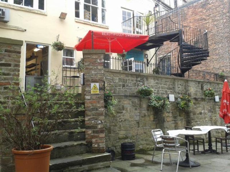 (Pub, External, Garden). Published on 01-01-1970