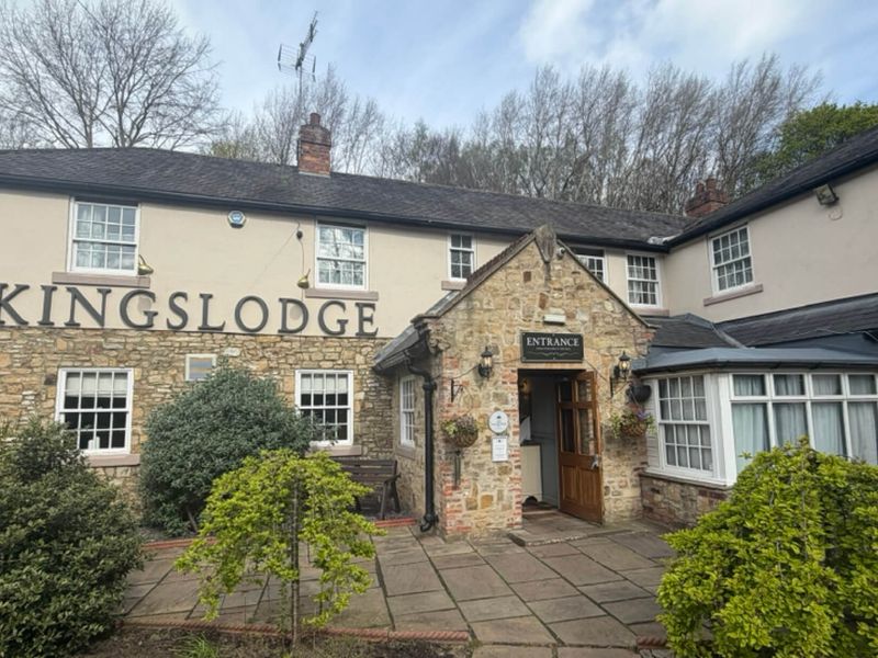 Outside view. (Pub, External). Published on 18-04-2026 