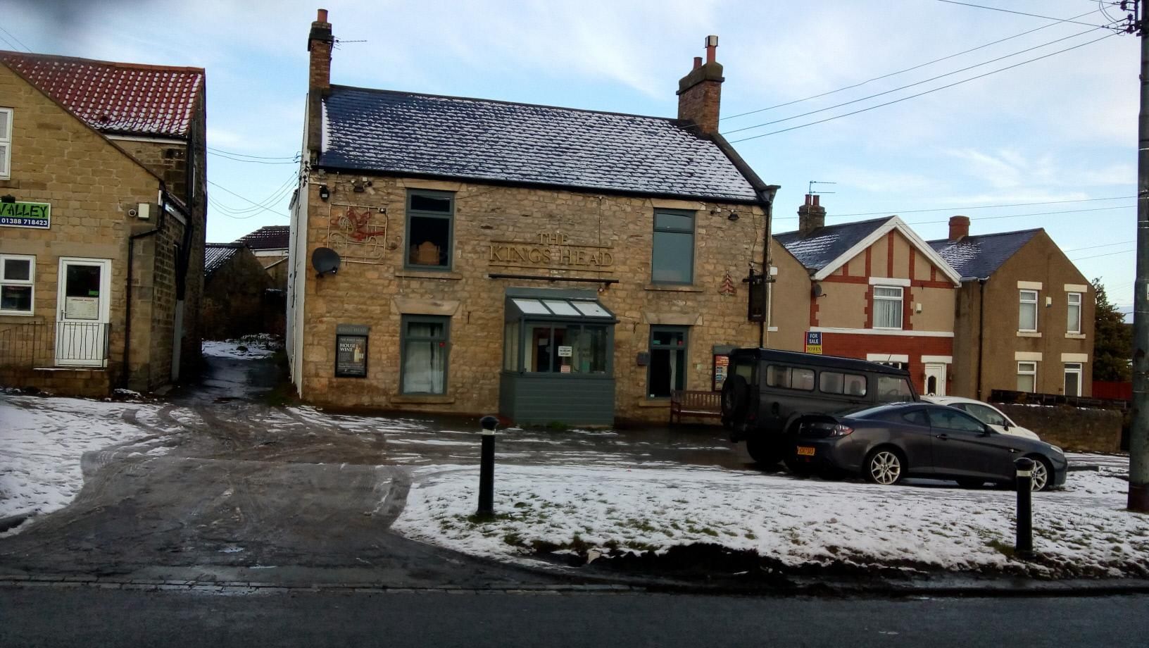 Kings in the snow. (Pub, External, Key). Published on 16-12-2017