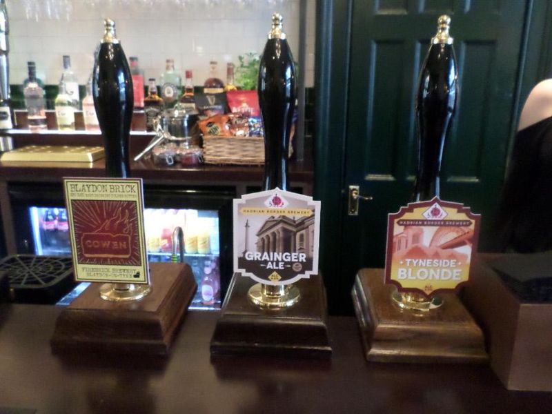 Local beers on bar on opening day. (Pub, Bar). Published on 18-02-2018