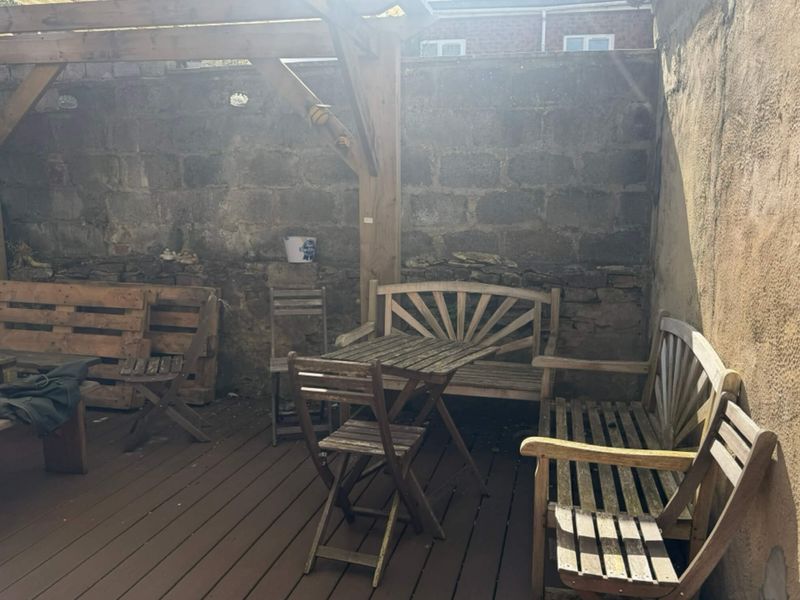 Yard. (Pub, Garden). Published on 18-04-2026 