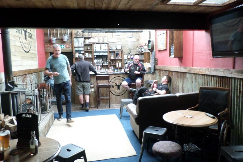 Hopper House bar. (Pub, Bar, Customers). Published on 18-04-2019