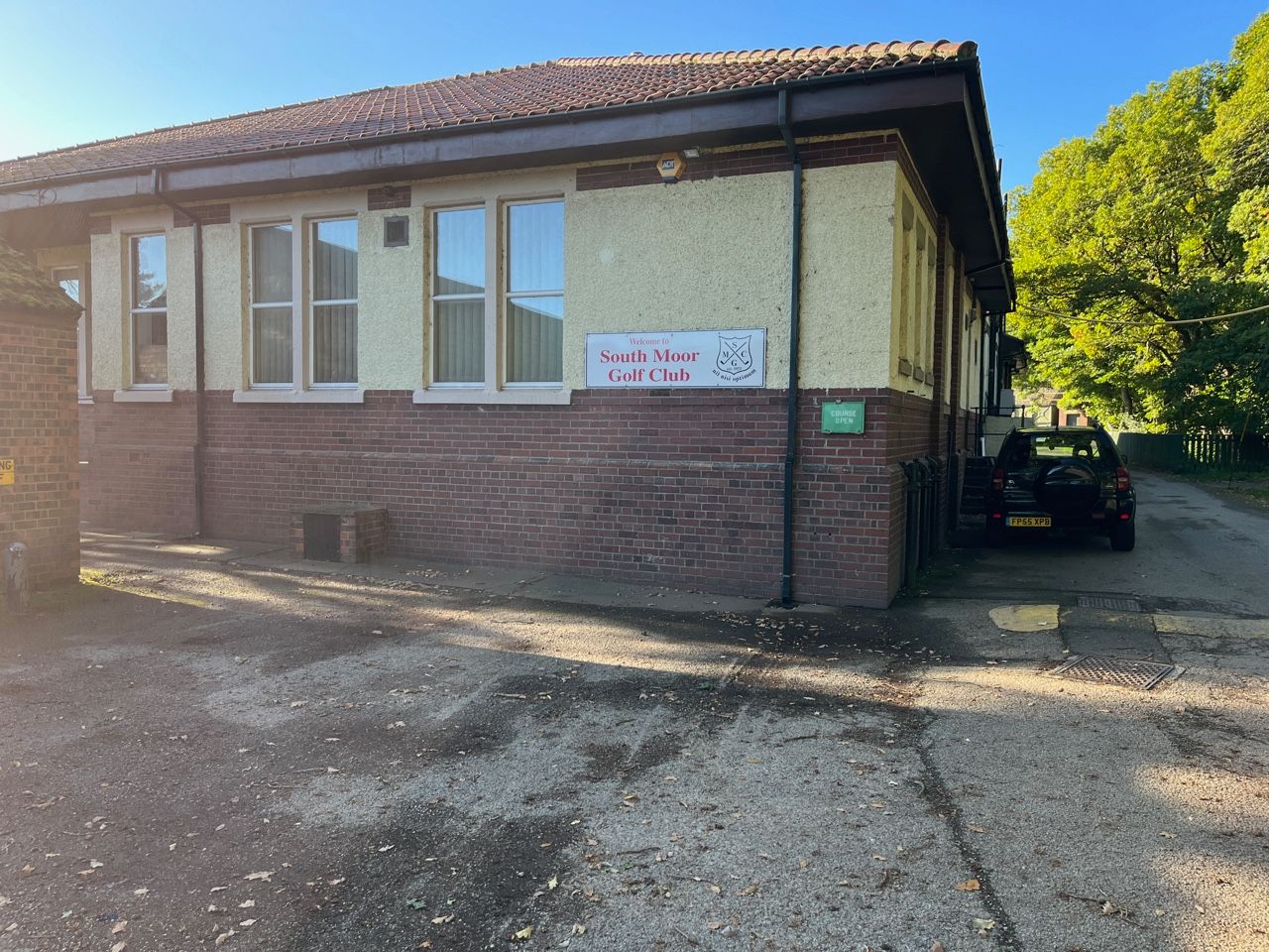 Club house sign. (Pub, External, Sign). Published on 05-12-2022