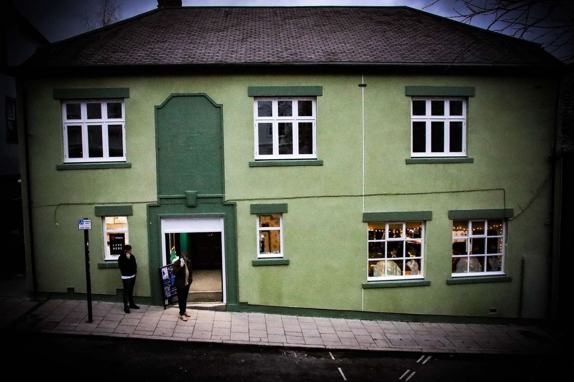 Atmospheric. (Pub, External). Published on 06-05-2026