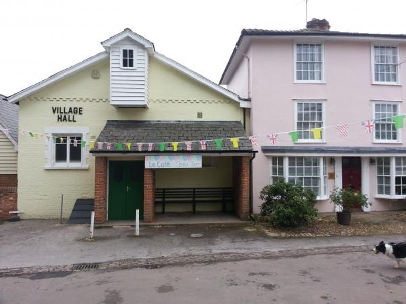 Frontage which is not the entrance use the alley to the right. (Pub, External, Key). Published on 26-07-2015