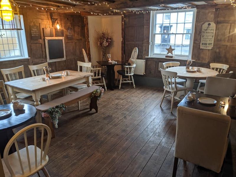 (Pub, Restaurant). Published on 13-06-2022 