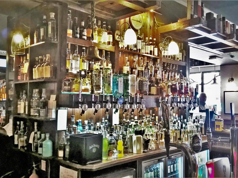 (Pub, Bar). Published on 14-08-2019