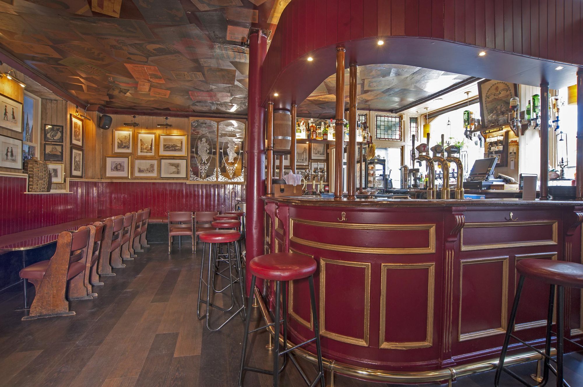 (Pub, Bar). Published on 08-05-2021