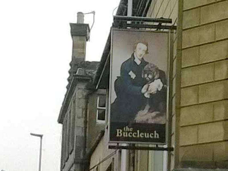 (Pub, Sign). Published on 22-04-2016