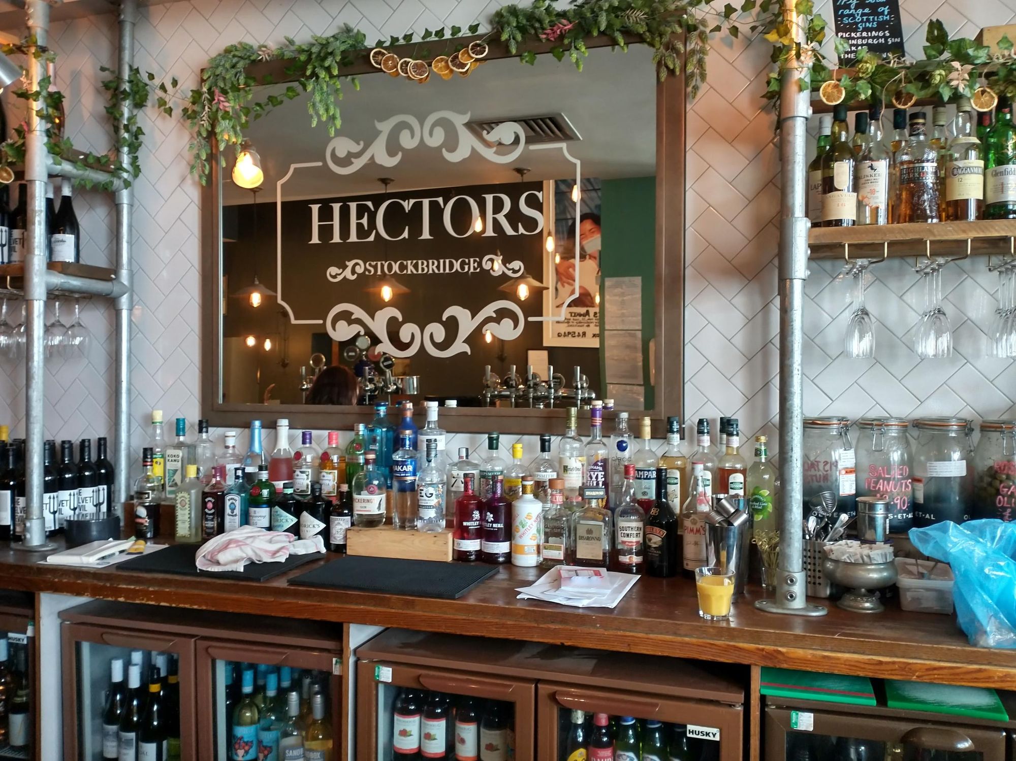 (Pub, Bar). Published on 27-05-2023