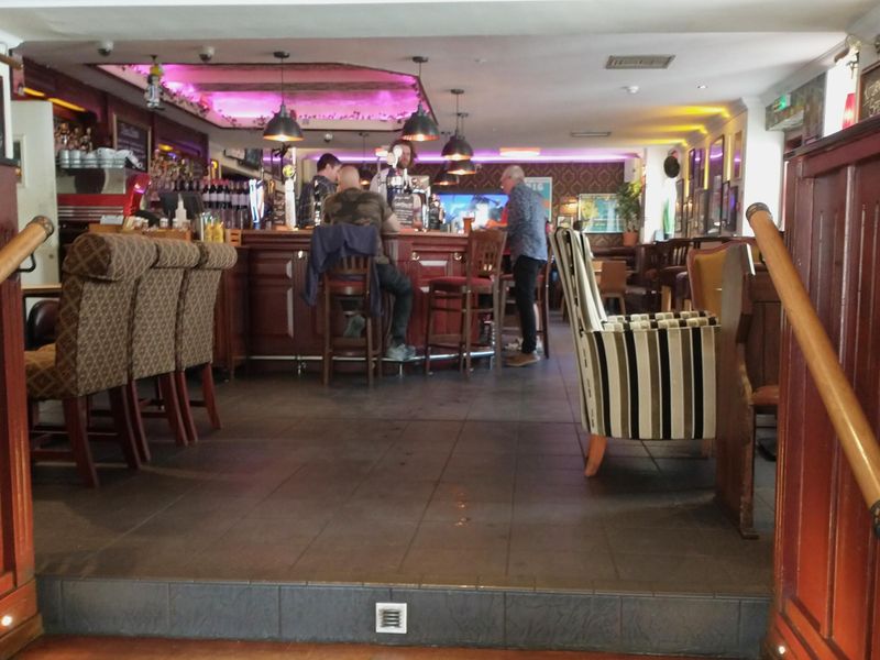 (Pub, Bar). Published on 22-10-2023