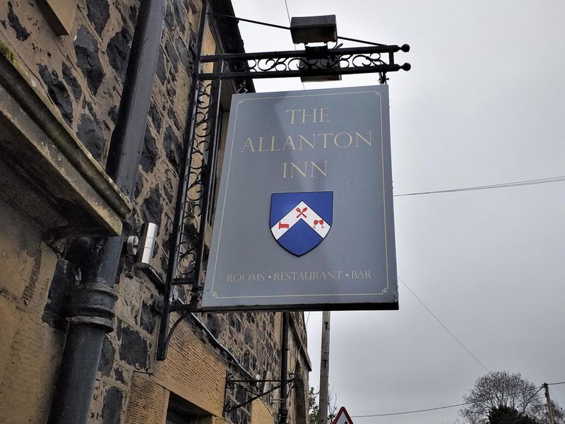 (Pub, Sign). Published on 27-05-2023