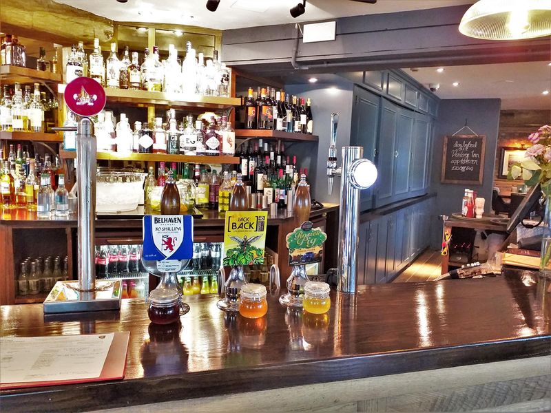 (Pub, Bar). Published on 11-09-2019
