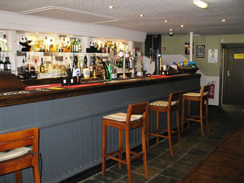 (Pub, Bar). Published on 14-09-2015 