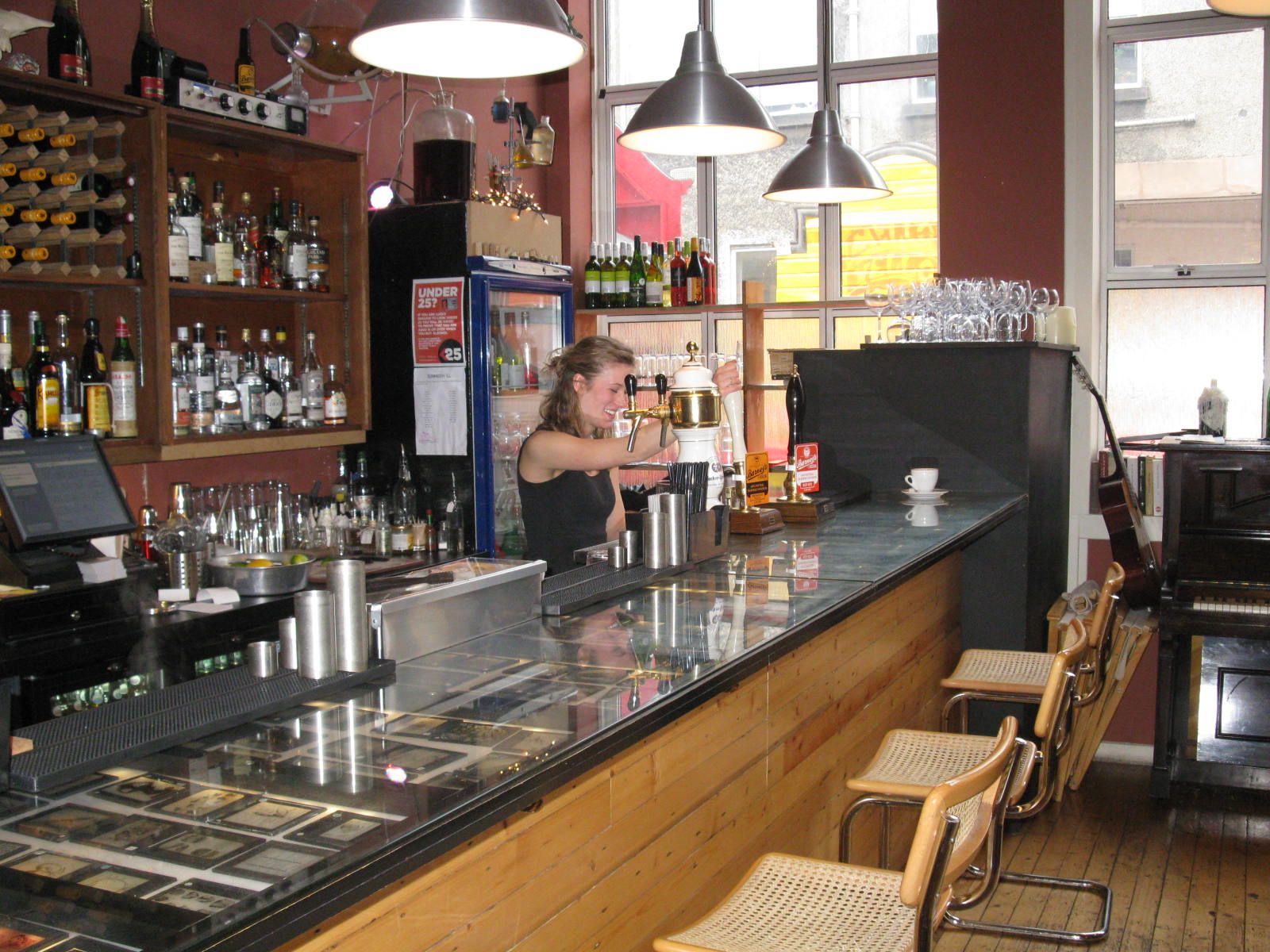 (Pub, Bar). Published on 19-02-2014